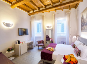 Trevi Palace Luxury Inn