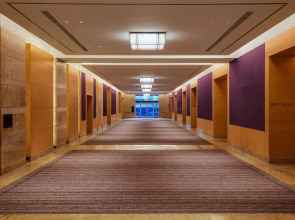 Grand Hyatt Mumbai Hotel and Serviced Apartments