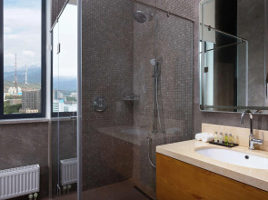 Отель DoubleTree by Hilton Almaty