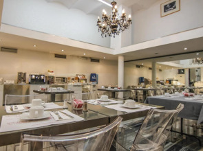 Petit Palace Plaza de la Reina