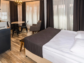 BGuest Hotel & Residence