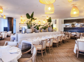 Trump International Beach Resort