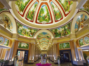 Guangzhou Phoenix City Hotel