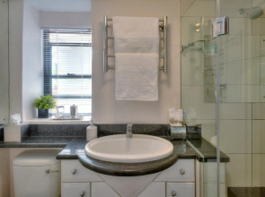 185 on Beach Boutique Suites and Apartments