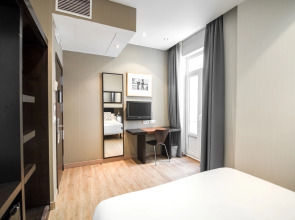 Petit Palace Plaza de la Reina