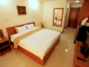 Rafael Mansion Bangkok Aiport