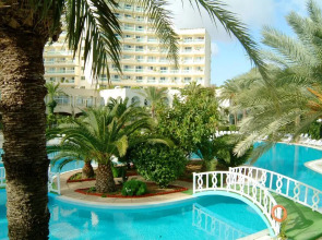 Курортный отель Riadh Palms Resort & Spa