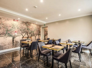 Отель 55 Fifty-Five