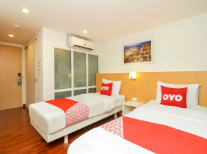 OYO 225 Premier Place Hotel