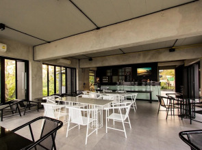 Sunshine Paradise Resort