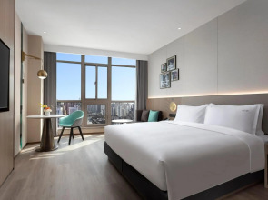 Holiday Inn Shanghai Jing'an by IHG