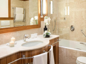 Отель Starhotels Anderson