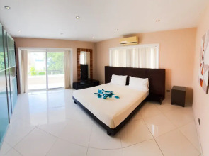 Lingganay Boracay Hotel Resort