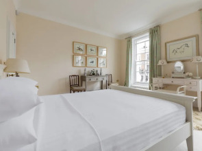 Portland Road X by Onefinestay