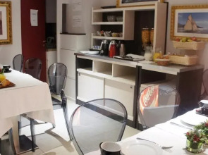 Отель Bellevue Paris Montmartre