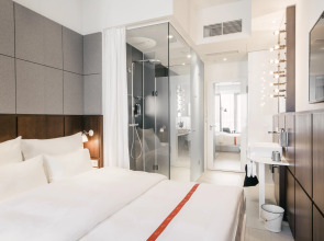 Ruby Lilly Hotel Munich