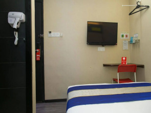 Smile Hotel Danau Kota