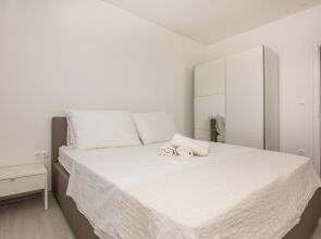 Pool Apartment Bakija 2