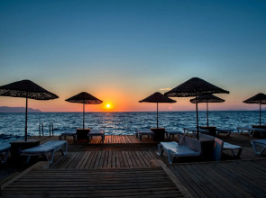 Charisma De Luxe Hotel