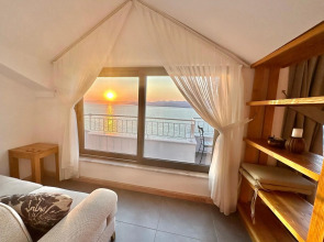 Ece Hotel Sovalye Island