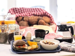 Slottsskogens Hostel