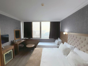 Lounge Boutique Hotel