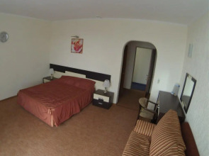 Ласточкино Гнездо