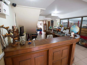 OYO 320 Regent 2002 Guest House