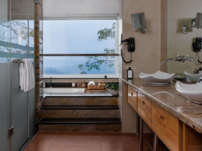 The Panoramic Getaway