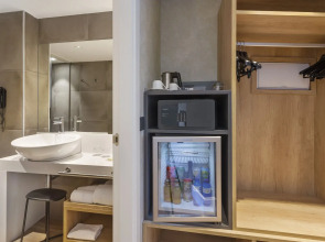 Catalonia Giralda Hotel