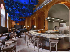 Отель Plaza Athenee