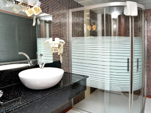 Grand Business Hotel