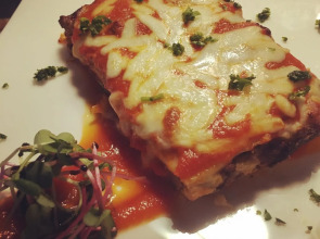 Friendly DH Naissance Hotel by Mindrum Group