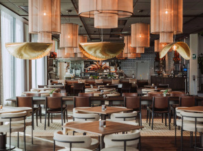 Clarion Hotel The Pier