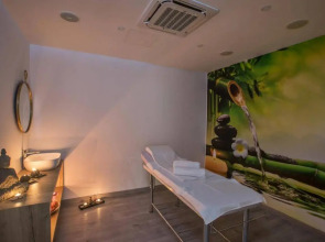 Bohemian Gardens Hotel