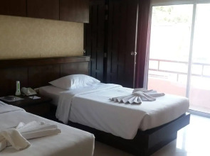 Отель Rayaburi Hotel Patong