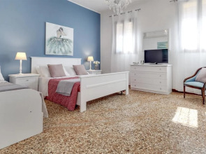 Accademia Opera Deluxe