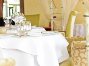 Hôtel Casino 2000 - Adult Guests Only