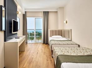 Seaden Sea World Resort & Spa