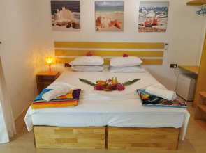 Blue Water Thoddoo Inn