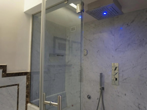 Trevi Palace Luxury Inn