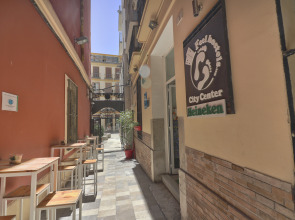 Feel Hostels City Center