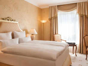 Victor's Residenz - Hotel Schloss Berg