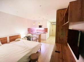 Клавдий Апарт на проспекте Андропова