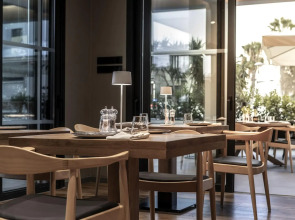 Anemi Hotel & Suites