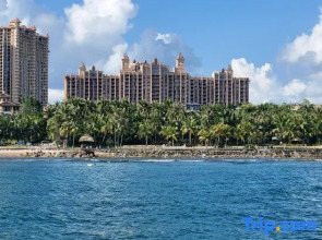 Yihai blue sky apartment (Lingshui Coral Sea store)