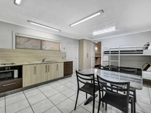 City Oasis Inn Townsville, SureStay Collection by BW