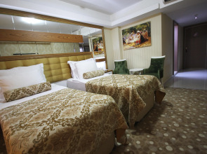 Grand Corner Hotel - Boutique Class