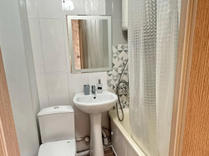 Ideal Apartment (Идеал Апартмент) на улице Первостроителей 1