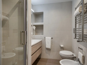 Charme & Chic Luxury